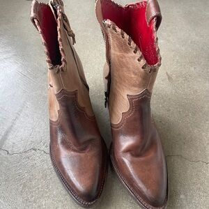 (Bed Stu) Western ankle booties